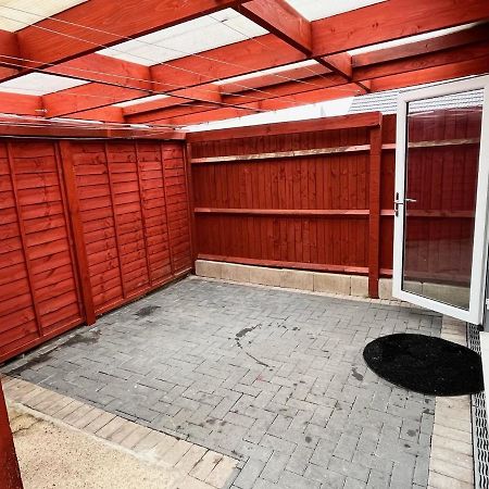 הייז Full Studio Near Heathrow Airport & London מראה חיצוני תמונה