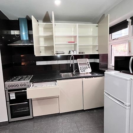 הייז Full Studio Near Heathrow Airport & London מראה חיצוני תמונה