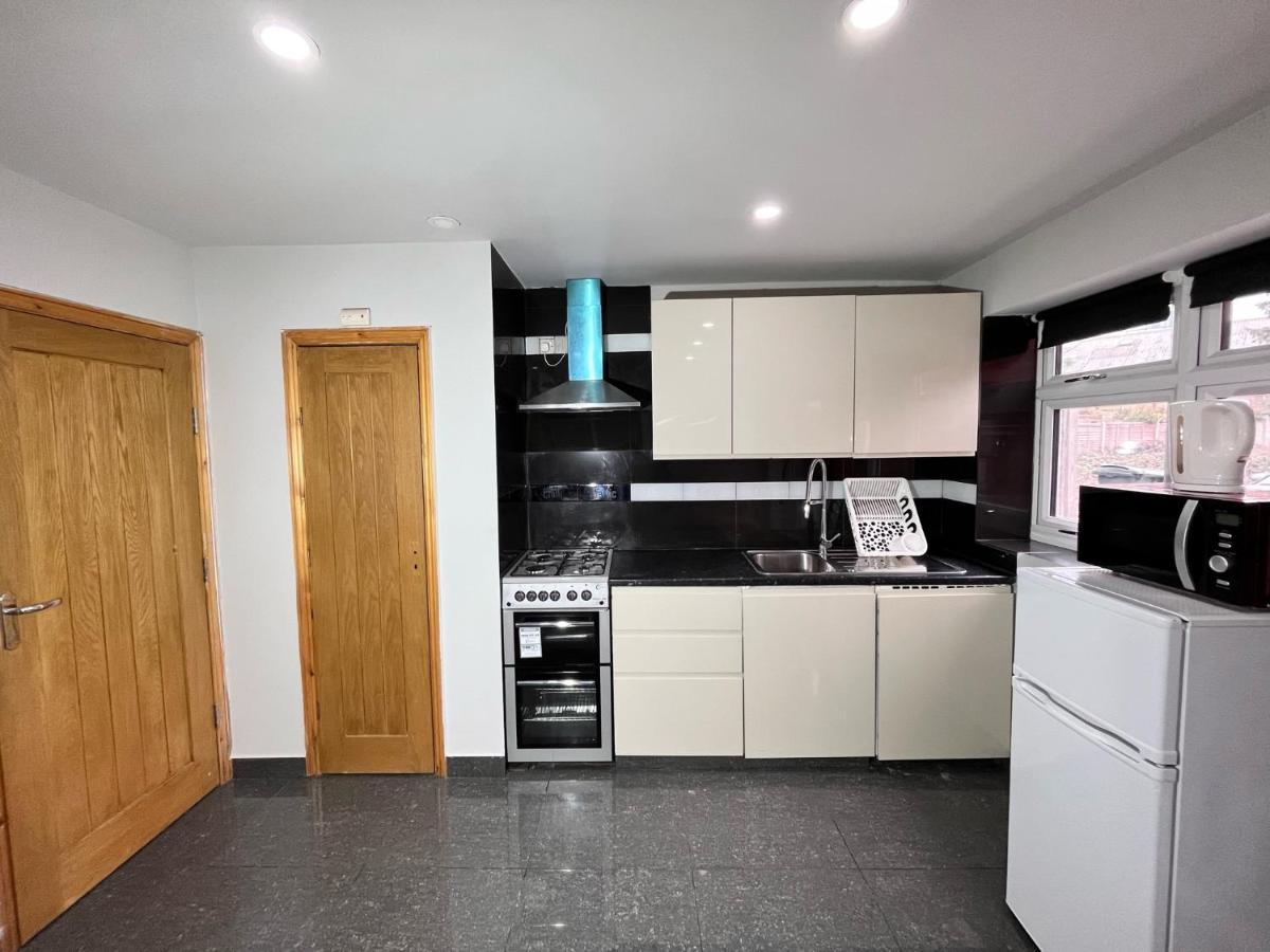 הייז Full Studio Near Heathrow Airport & London מראה חיצוני תמונה